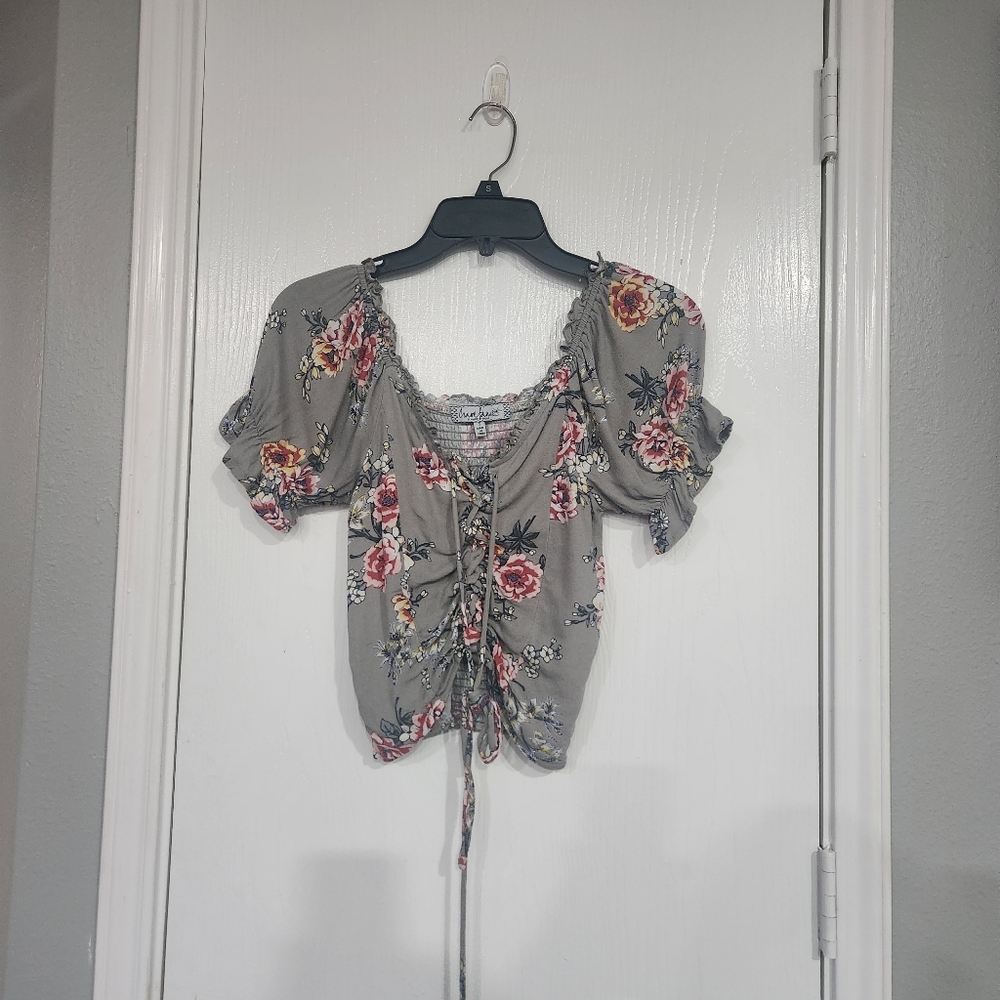 Almost Famous Gray Floral Crop Top